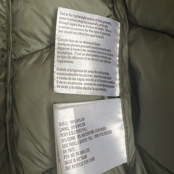 ⭐️ Firm Price⭐️ Like new, Michael Kors Puffer down jacket green Medium - Picture 4 of 7